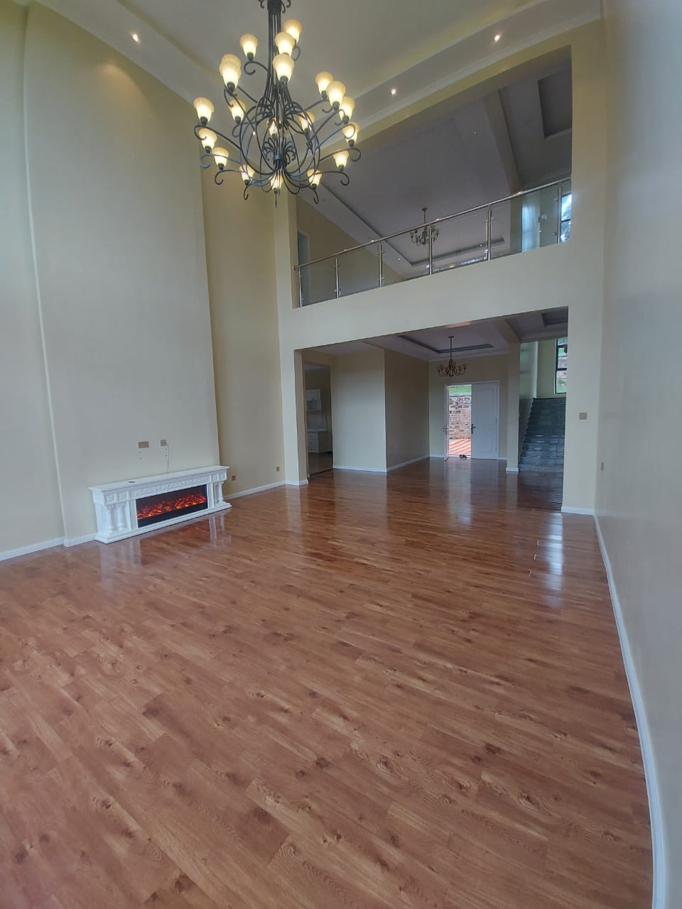 townhouse in Kerarapon