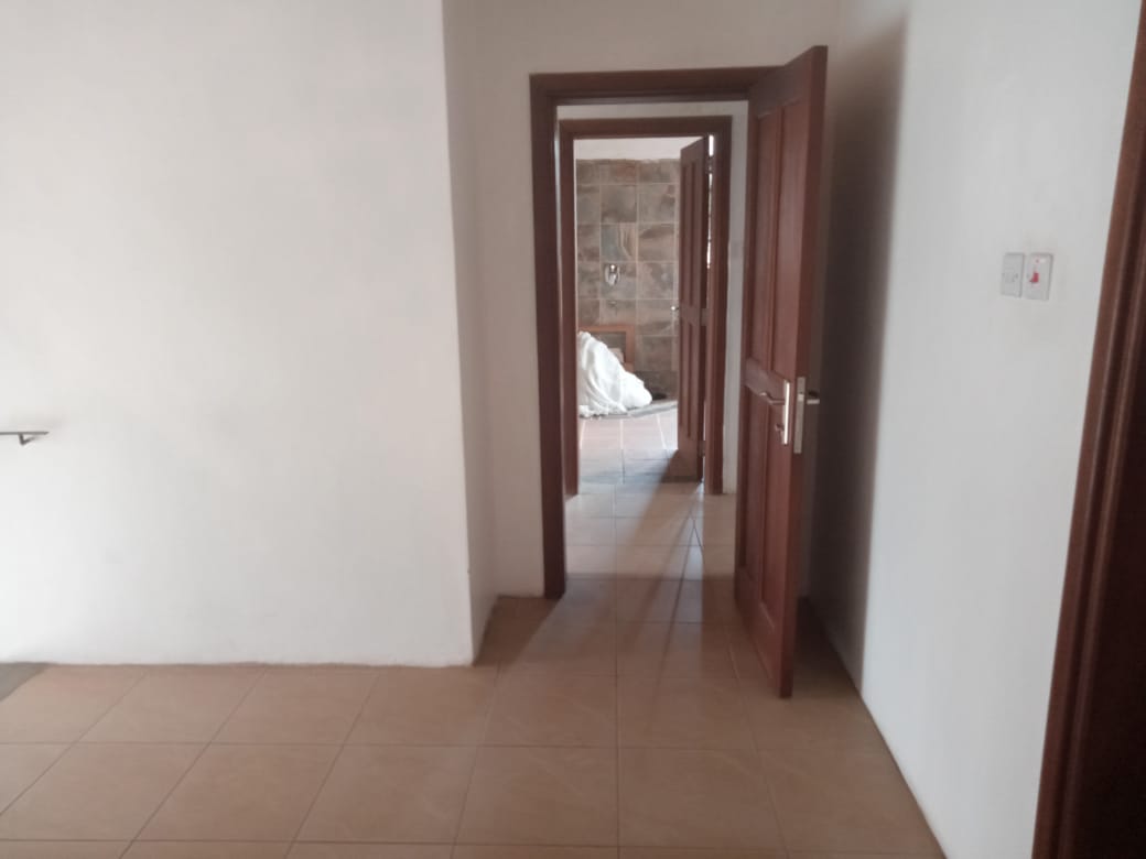 house in Kerarapon 14, Drive