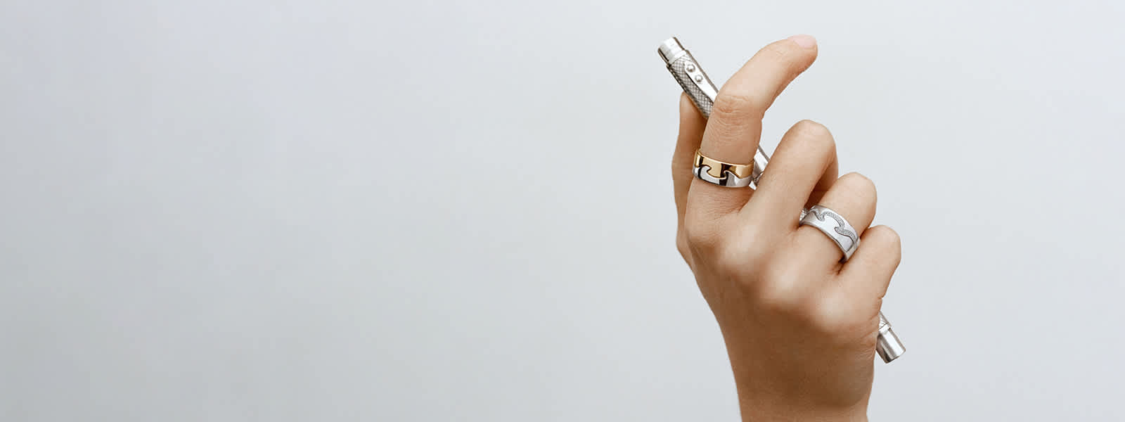 Ring in 18 kt white and rose gold and diamonds from Fusion collection