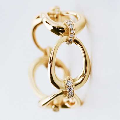 Ring in 18kt yellow gold designed by Jacqueline Rabun for Offspring