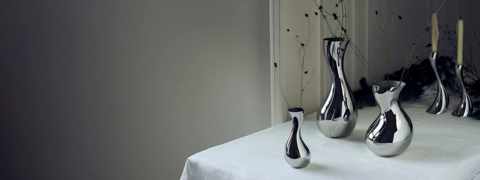 Vase in stainless steel from Cobra collection - Georg Jensen