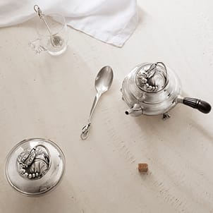 Teapot and bonbonniere in sterling silver designed by Georg Jensen