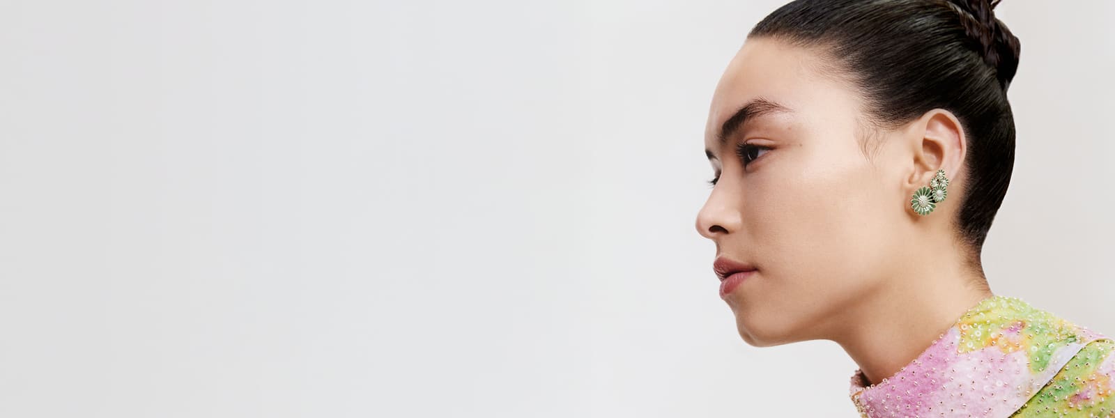 Daisy earrings seen on model | Georg Jensen