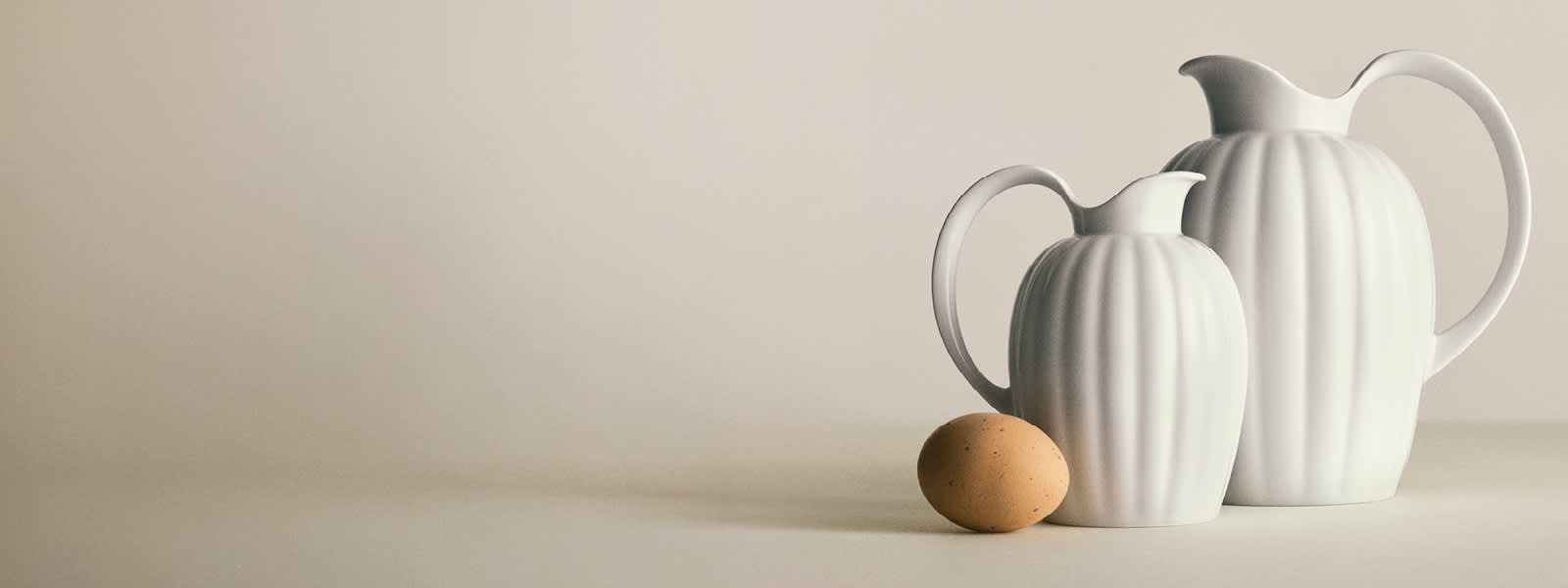 Bernadotte pitcher in porcelain