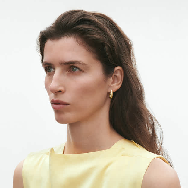 Earring in 18kt yellow gold designed by Jacqueline Rabun for Reflect