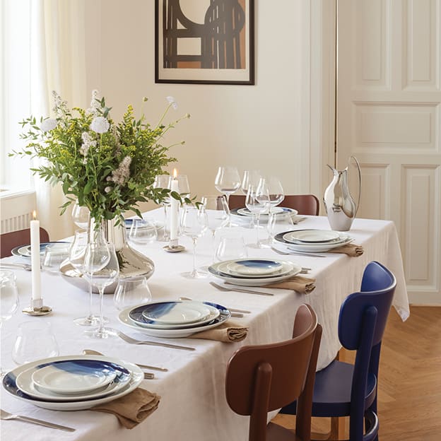 Dinnerware in porcelain designed by Henning Koppel