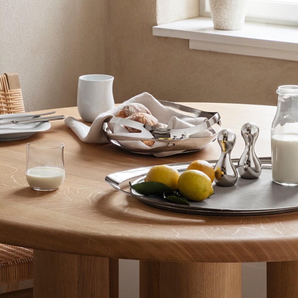 https://res.cloudinary.com/georgjensen/image/upload/f_auto,dpr_2/w_500,c_scale/products/images/hi-res/10019105_salt?_i=AG