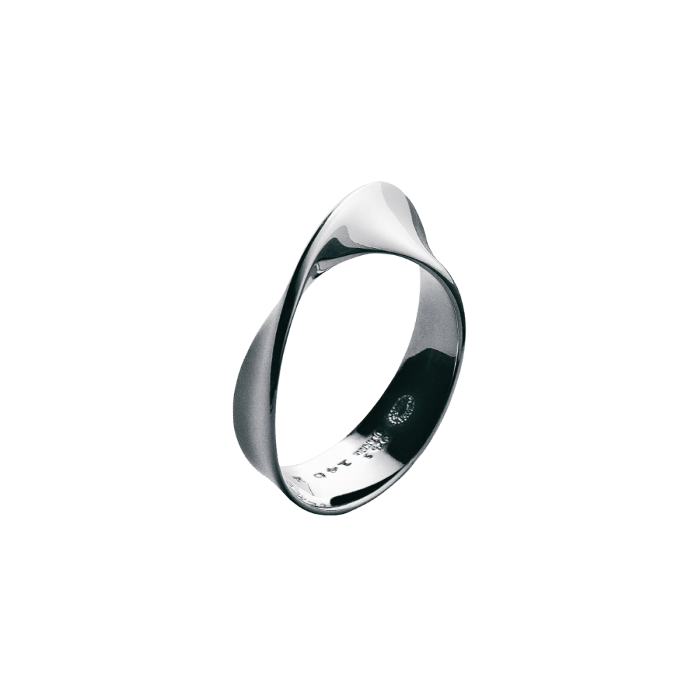 Möbius sterling silver ring for women | Georg Jensen Möbius sterling silver ring for women | Georg Jensen