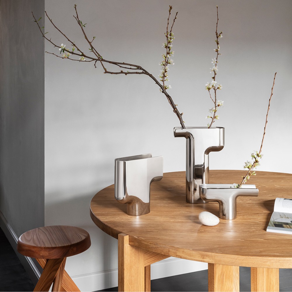 NENDO Vase, Medium, in polished stainless steel NENDO Vase, Medium, in polished stainless steel