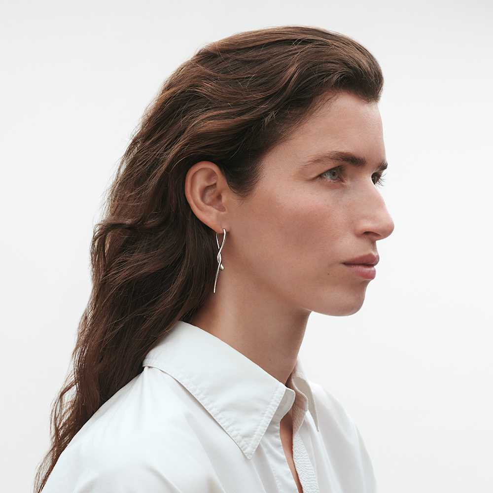 Mercy long dangle earring in sterling silver | Georg Jensen Mercy long dangle earring in sterling silver | Georg Jensen