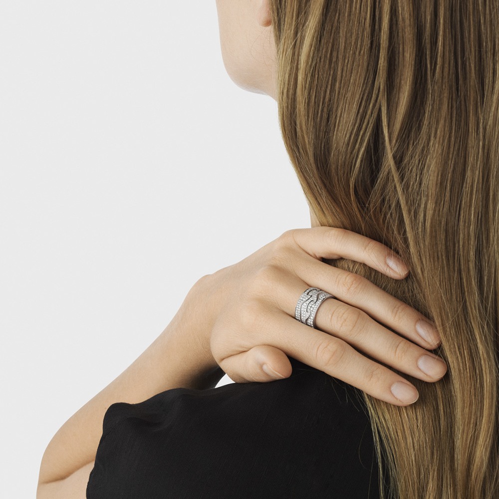 Fusion white gold end ring with diamonds | Georg Jensen