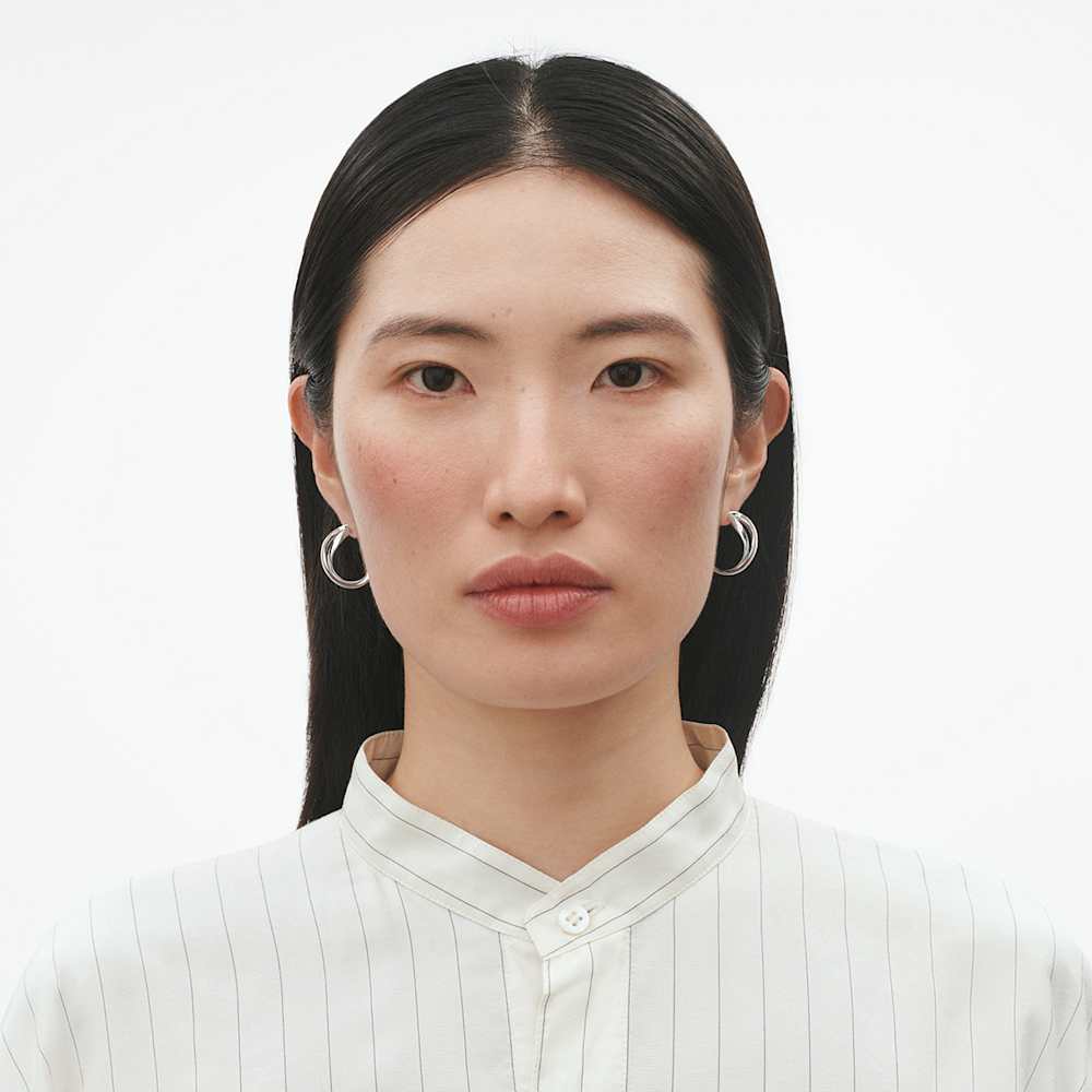 ジョージジェンセン　インフィニティ　ピアス　シルバー925 Infinity small sterling silver hoop earrings | Georg Jensen