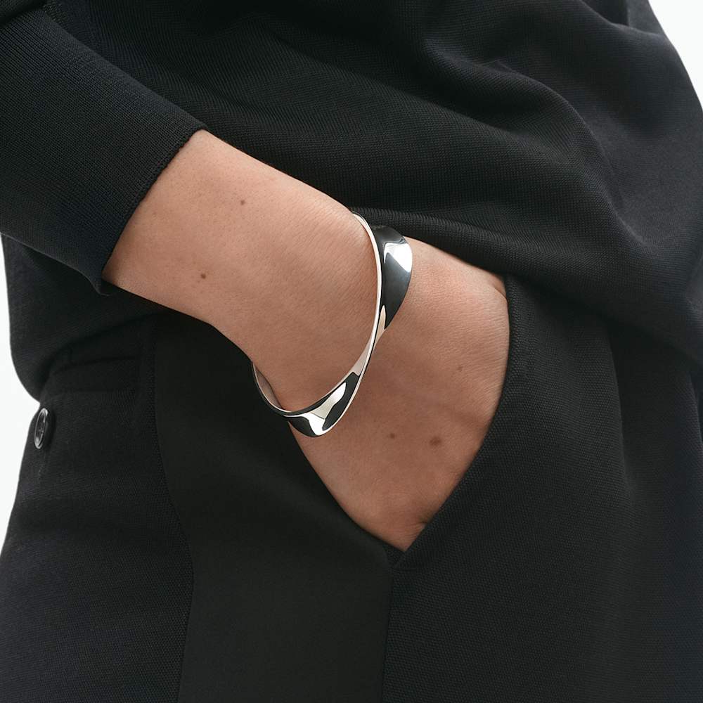   206 メビウス　トールン　シルバーバングル　S GEORG JENSEN 206 メビウス トールン シルバーバングル S - メルカリ