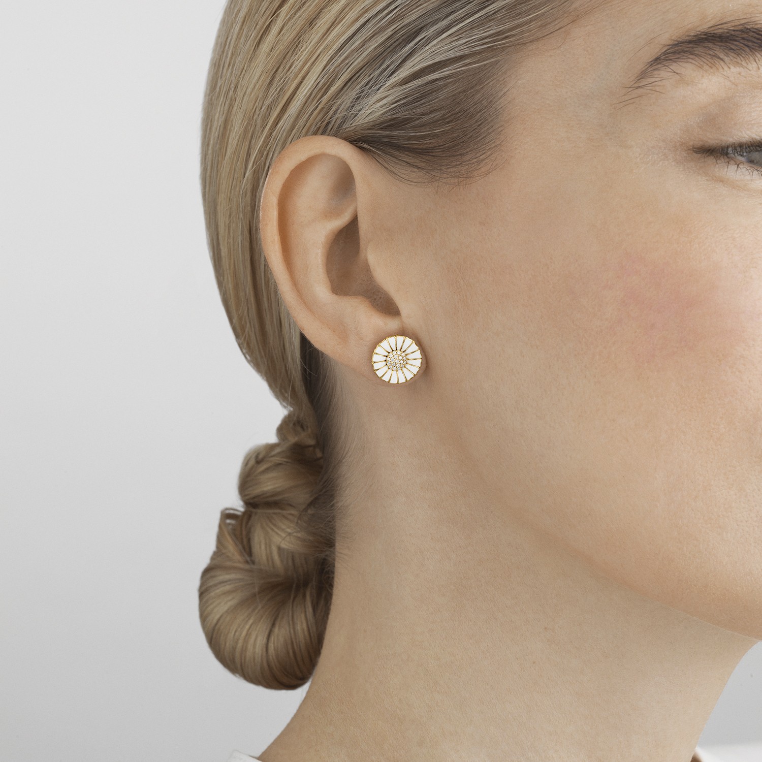 Daisy gold-plated and diamond earrings | Georg Jensen