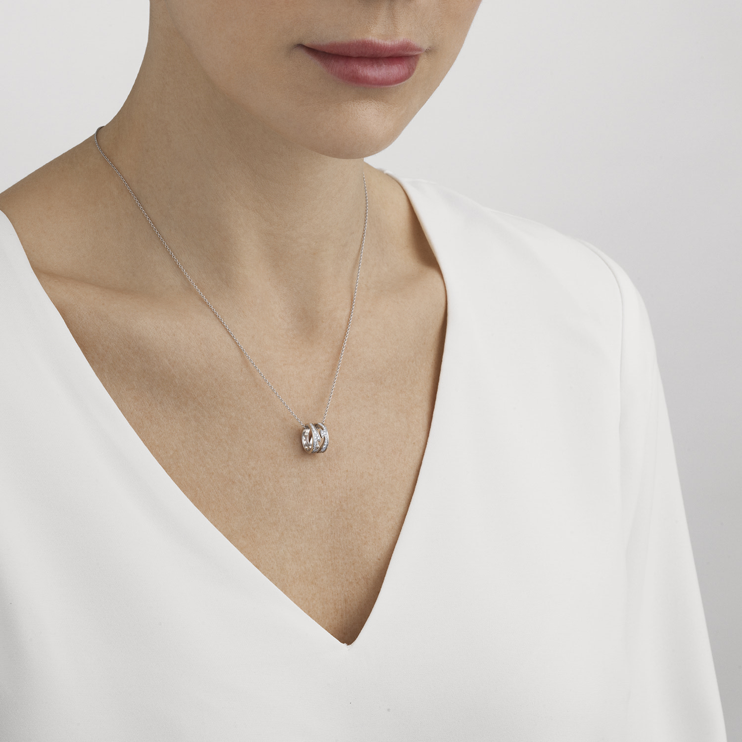 Fusion open pendant in 18kt. white gold | Georg Jensen Fusion open pendant in 18kt. white gold | Georg Jensen