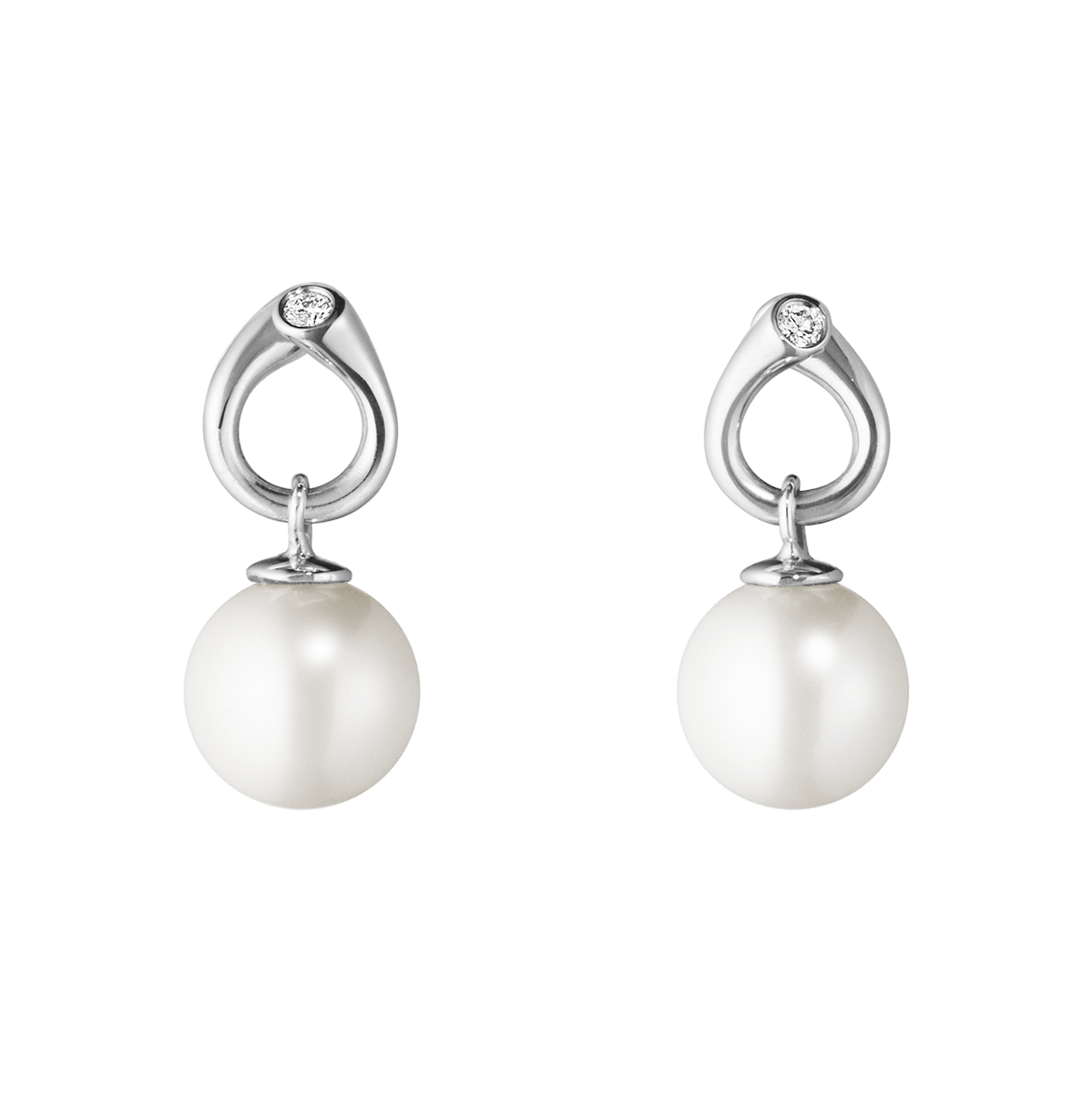 https://res.cloudinary.com/georgjensen/image/upload/f_auto,dpr_2/w_auto,c_scale/products/images/hi-res/3519817-MAGIC-earrings-pearl-diamond-white-gold?_i=AG