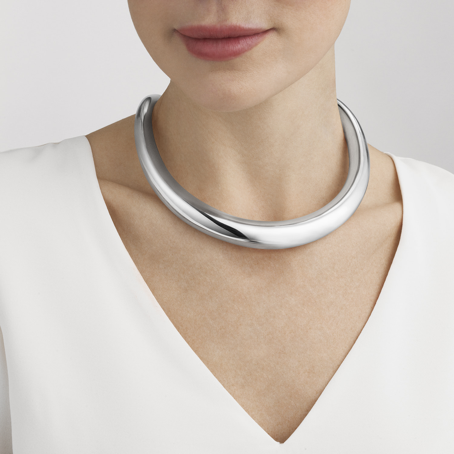 Aura sterling silver neck ring | Georg Jensen Aura sterling silver neck ring | Georg Jensen
