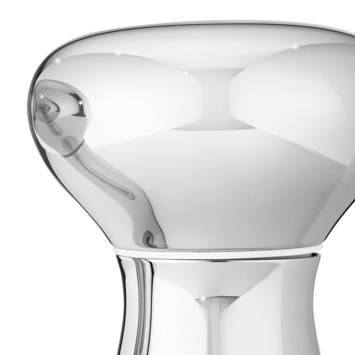 https://res.cloudinary.com/georgjensen/image/upload/f_auto,dpr_2/w_auto,c_scale/products/images/hi-res/3586040-ALFREDO-salt-pepper-small-detail-2?_i=AG