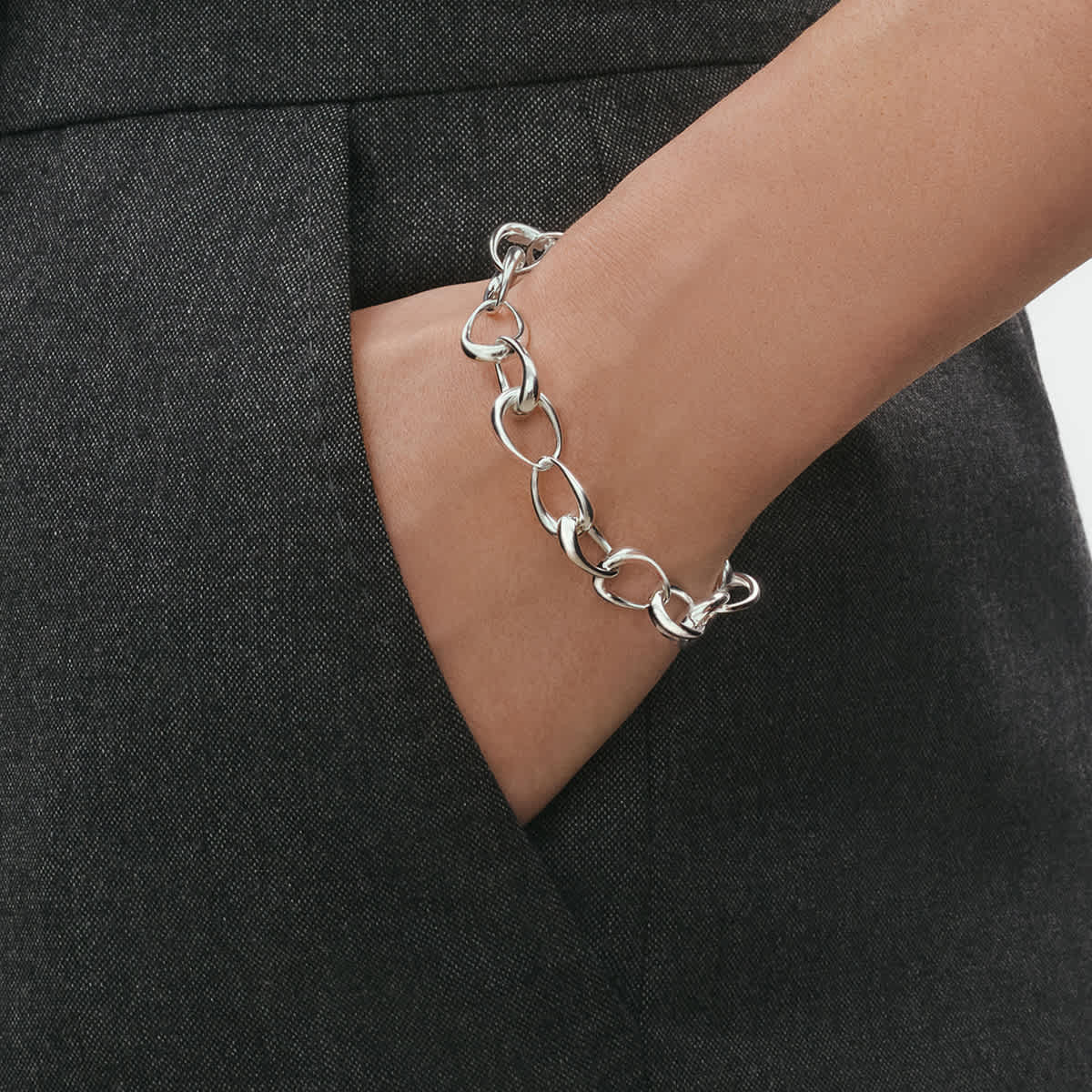 Offspring mother and childsilver bangle | Georg Jensen Offspring mother and childsilver bangle | Georg Jensen