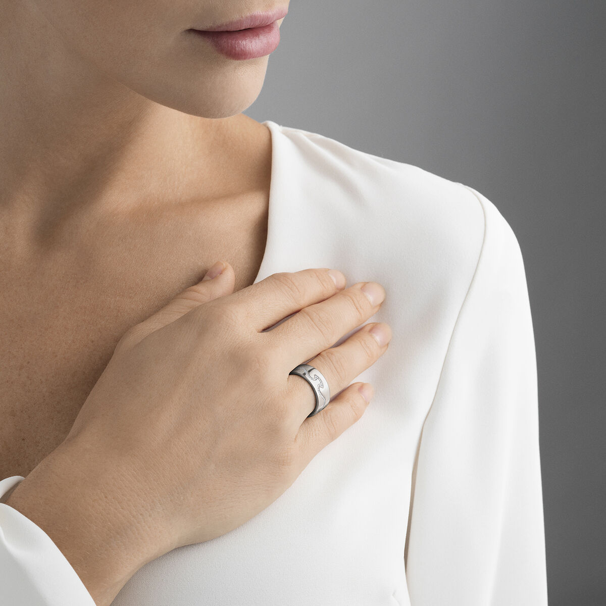 OnModel__3570860-FUSION-ring- OnModel__3570860-FUSION-ring-