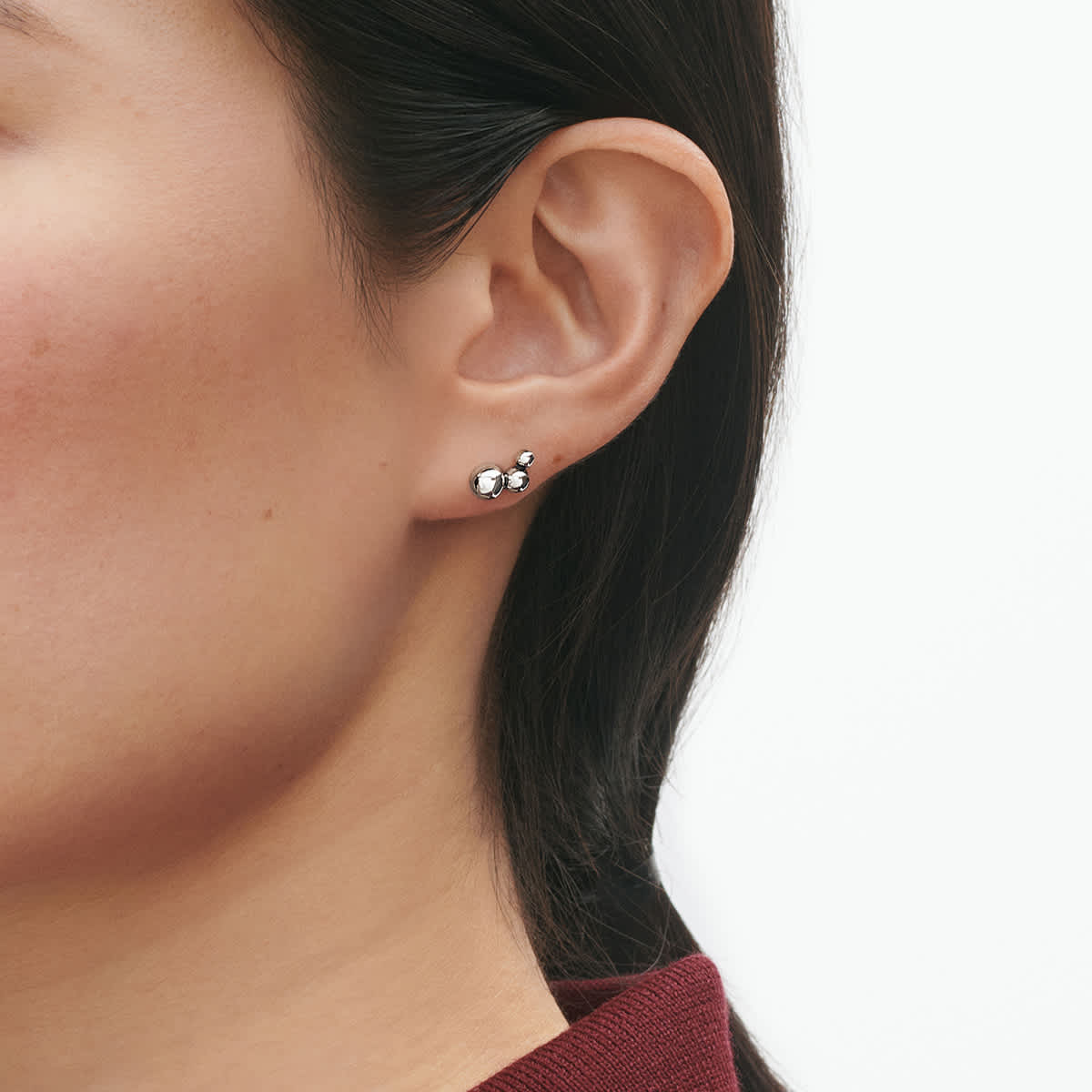 MOONLIGHT GRAPES Ear stud in sterling silver