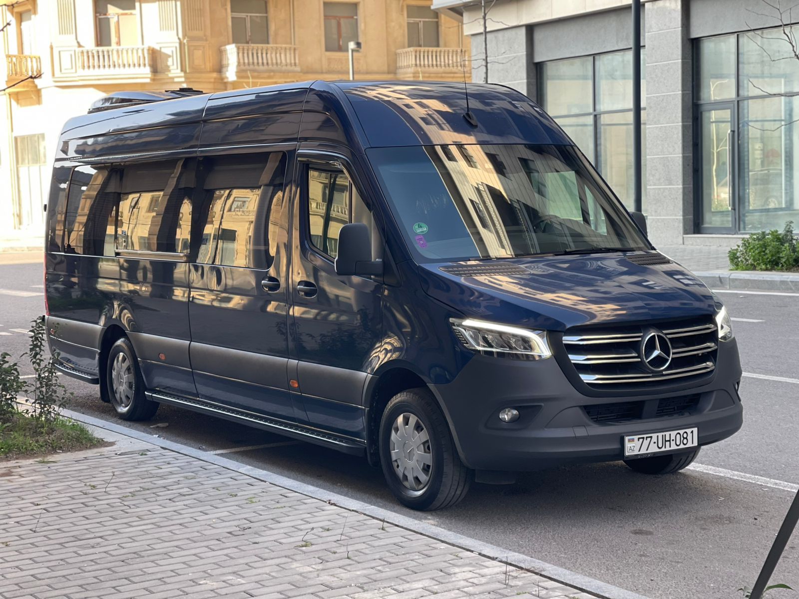 Mercedes-Benz Sprinter VIP (Blue)
