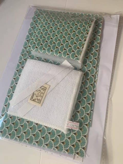 Kit d'elaboració. Estoig amb desmaquilladors. INSTRUCCIONS EN CATALÀ