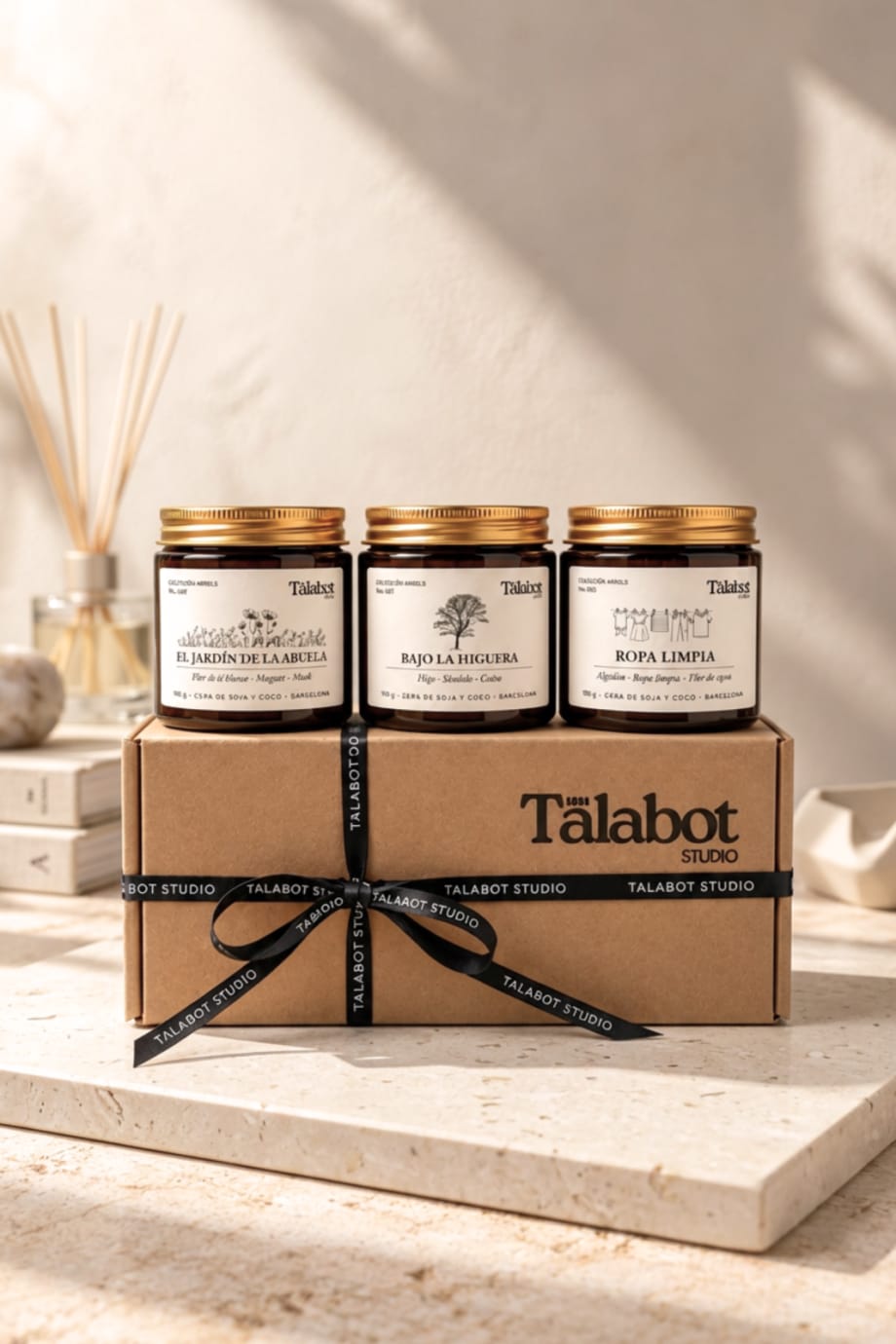 Pack de regal d'espelmes aromàtiques · Arrels Petites Històries (6)