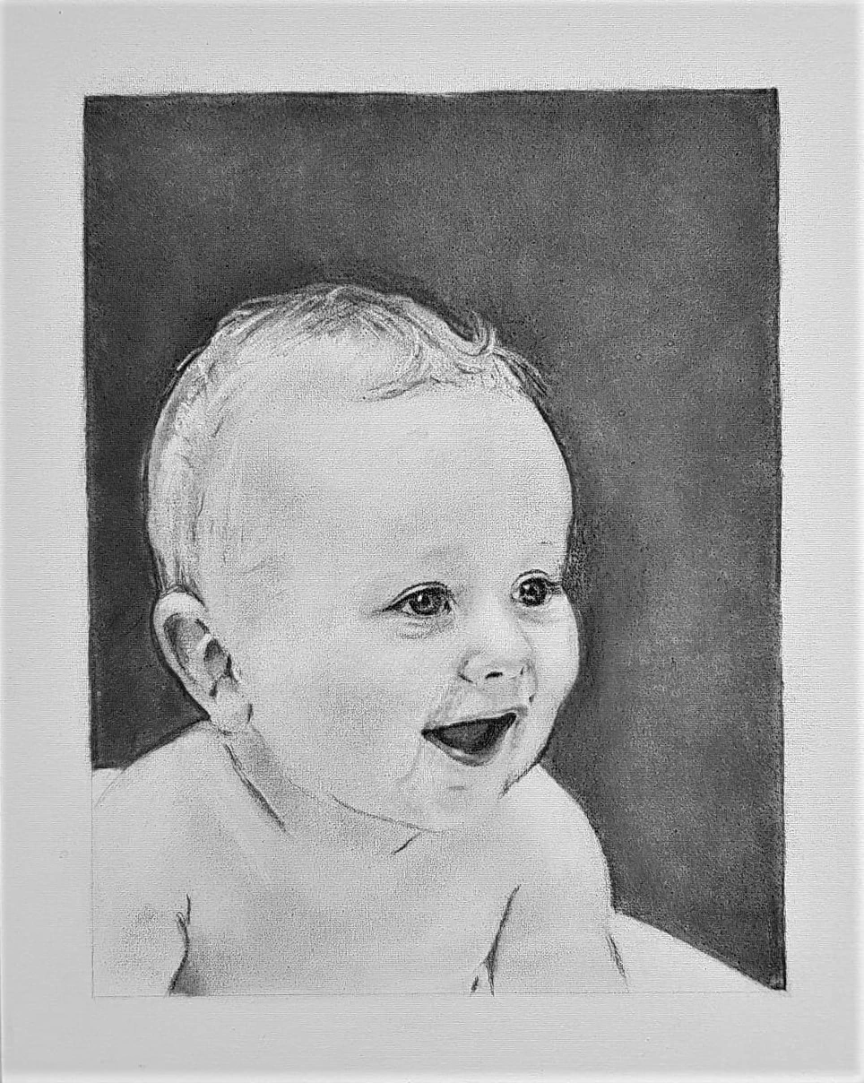 Houtskool portret baby lachend van foto