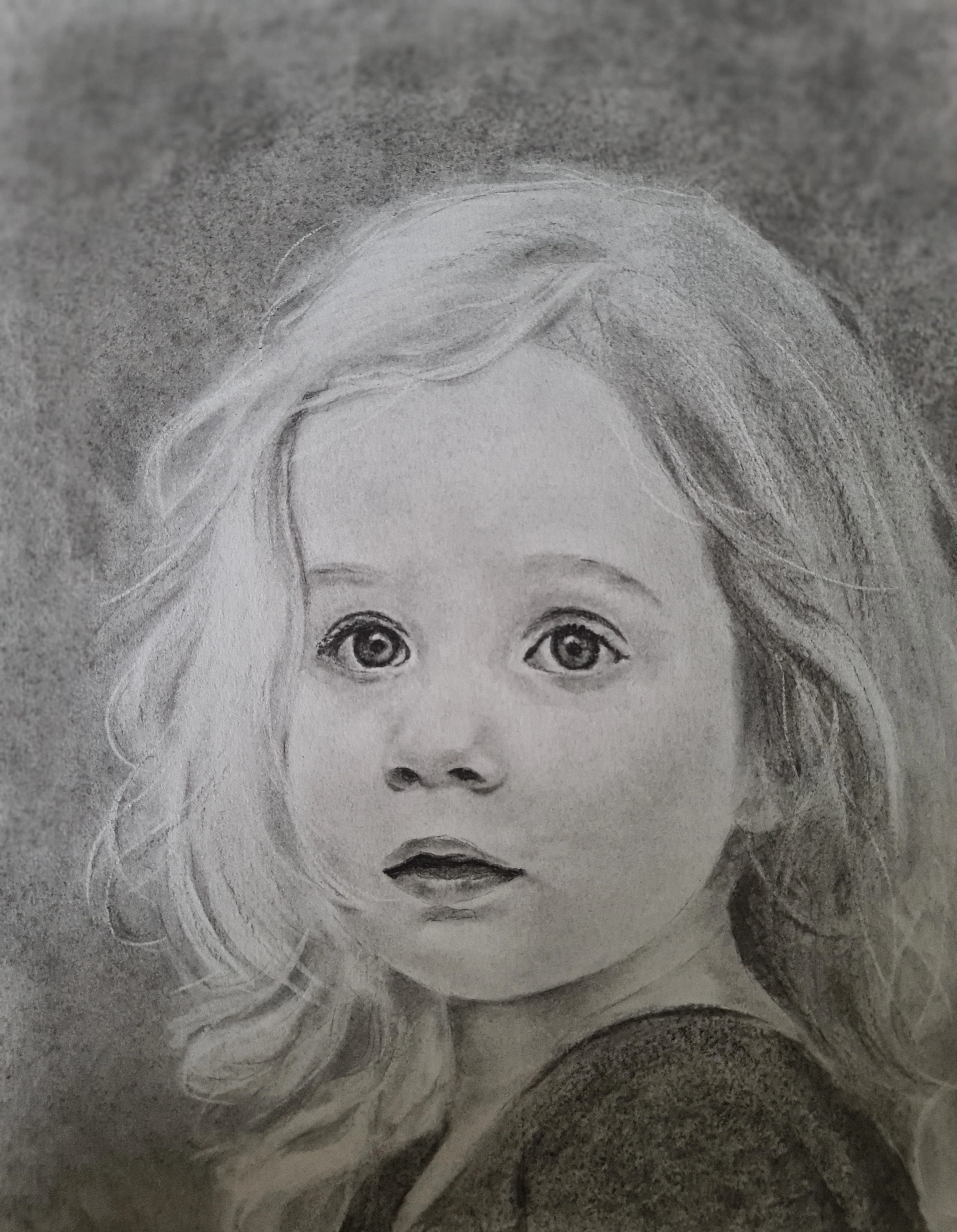 Houtskool portret meisje nieuwsgierig