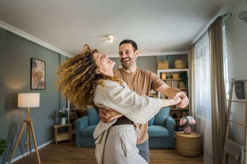 renewable term life insurance: what it is & how it works