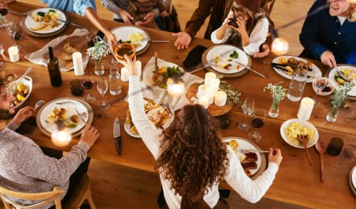 group thanksgiving meal