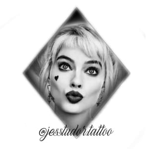 Image of Harley Quinn 1 - Hand size 