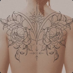 Image of Floral/ornamental back piece