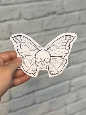 Image of Skull moth 1
