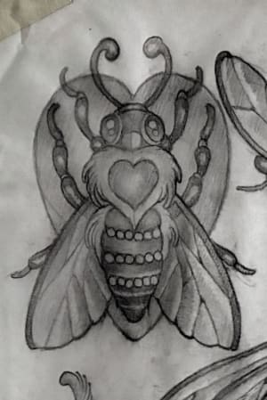 Image of Heart bee 