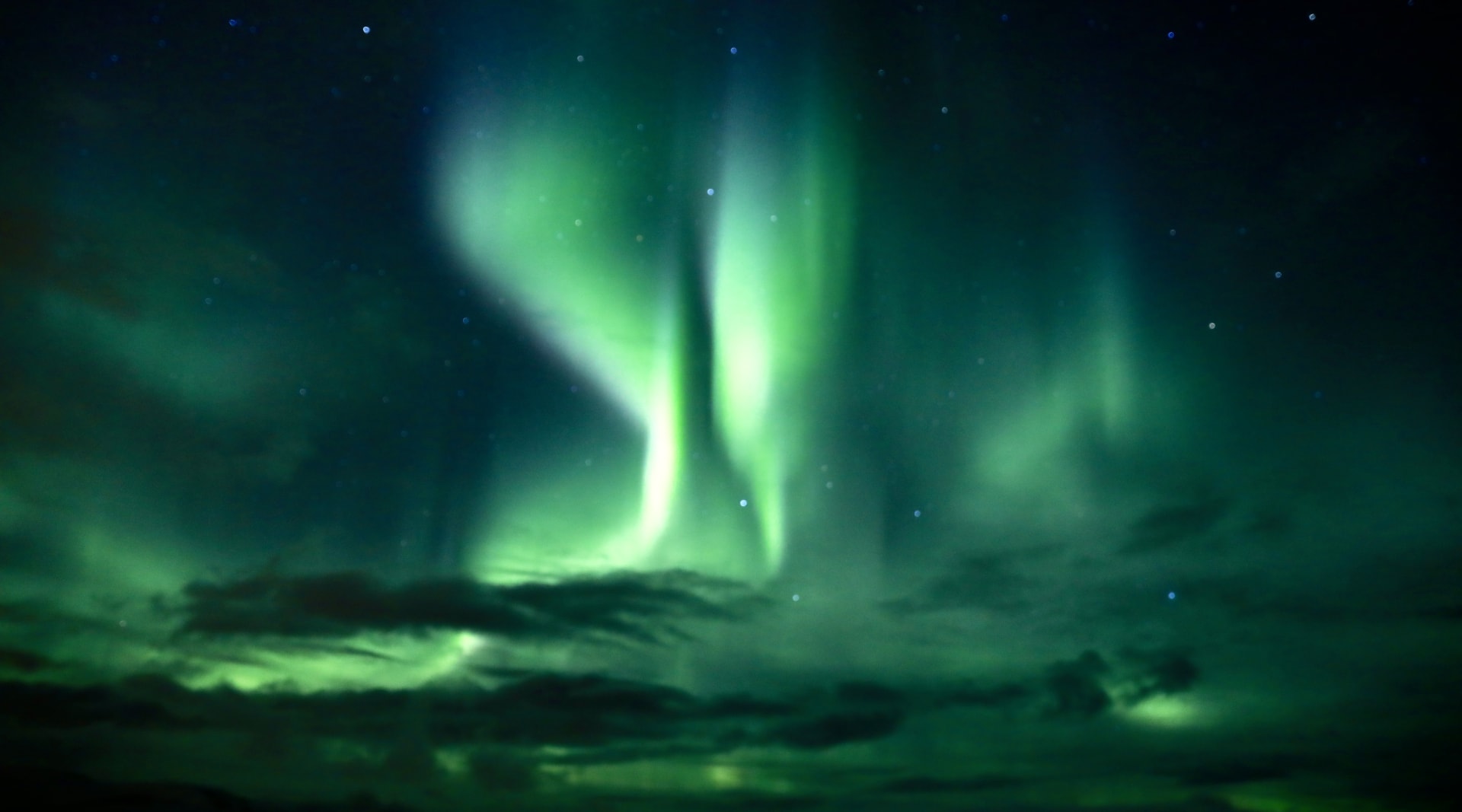 Bright and strong northern lights Iceland