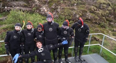 Thumbnail about snorkelers and guide ready for the tour