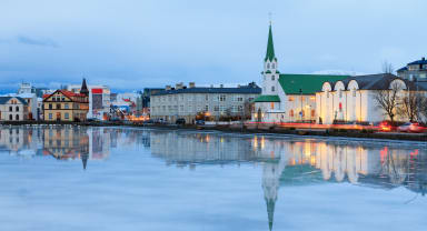 Thumbnail about Reykjavík´s pond, popular for ice skating in the winter time.