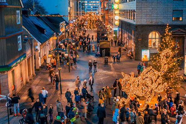 Reykjavik-Christmas-Cat-Jolakotturin.jpg