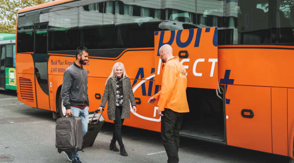 Cover image for the Kíktu á keflavíkurvöll (stutt innanlandsferð) experience