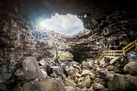 Cover image for the Víðgelmir Cave Explorer experience