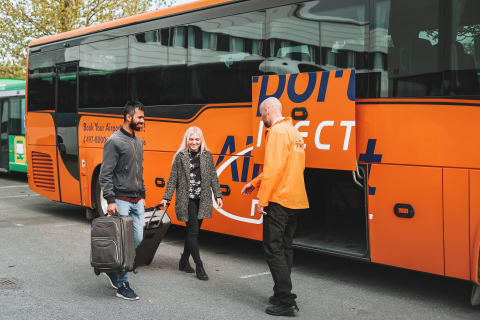 Cover image for the Economy transfer from Reykjavík City to Keflavík Airport experience