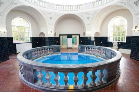 Cover image for the Guided Walking Tour With Thermal Spa Ticket For The Royal Bath experience