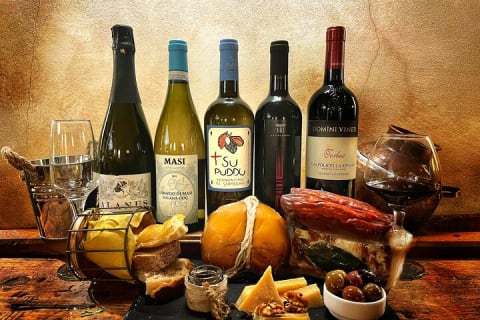 Cover image for the Rome Lunch Food Tasting with Wine Pairing Experience Trastevere experience