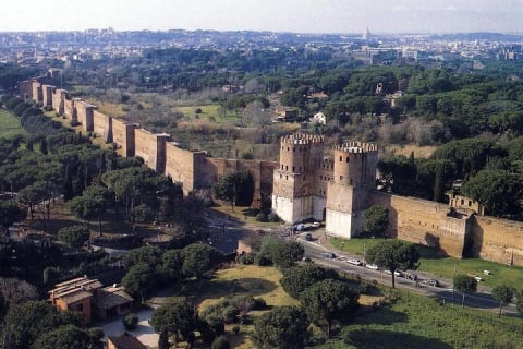 Cover image for the Rome Kids friendly Guided Tour upon the Walls and Undergrounds experience