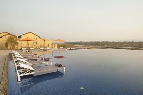 Cover image for the 3 Days Chitwan Luxury Package experience
