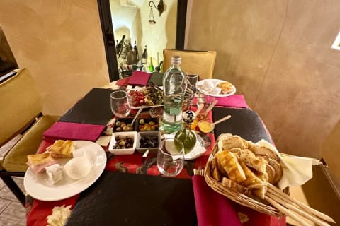 Cover image for the ROME: FABULLUS MENU WITH WINE PAIRING experience