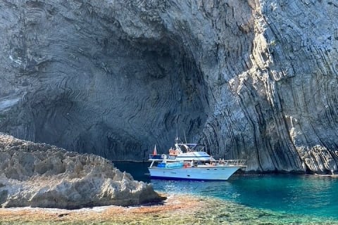 Cover image for the Mallorca Beach & Caves 4hr Boat Trip Drinks, Tapas, SUP & Snorkel experience
