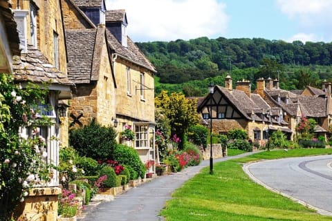 Cover image for the London: Small Group Cotswolds Day Trip Including Bourton-on-the-Water experience